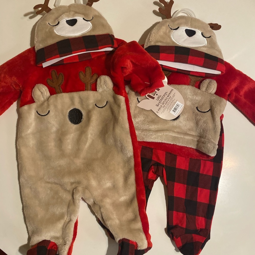 Seasonal baby outfits size 0-3 months